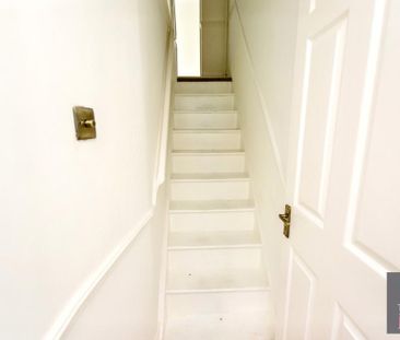 2 bedroom end of terrace house to rent - Photo 5