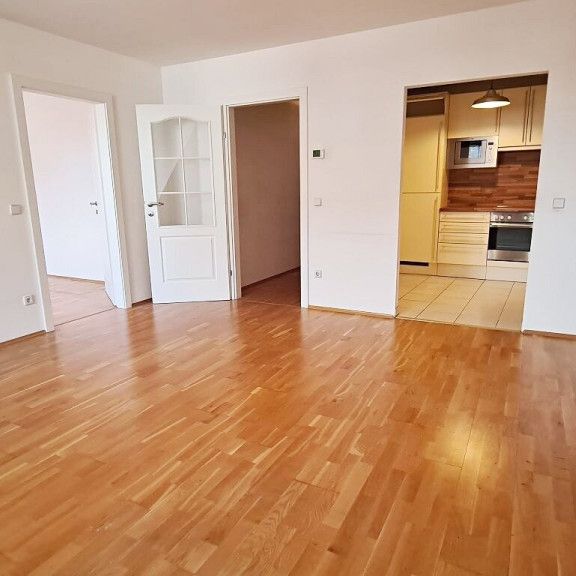 NASCHMARKT-NÄHE, 62 m2 Dachgeschoß, 2 Zimmer, Küche, Wannenbad, Parketten, U4-Nähe, Kettenbrückengasse - Foto 1