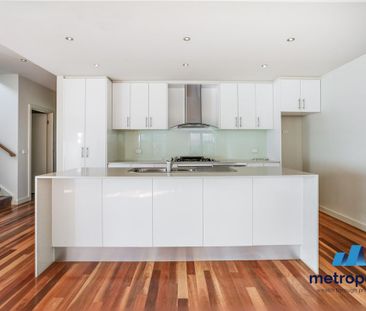 1A Hudson Street, MCKINNON, VIC - Photo 3