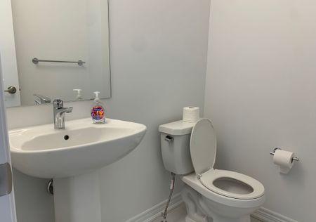 For Lease - 2023 Cameron Lott Crescent, Oshawa, Ontario - Photo 2