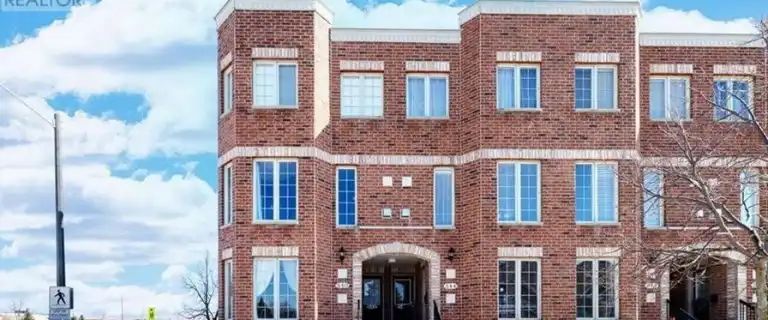 840 LONGFIELDS DRIVE | 840 LONGFIELDS DRIVE, Ottawa - Photo 1