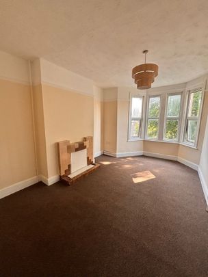 4 Bed Flat, Montpelier, BS6 - Photo 1