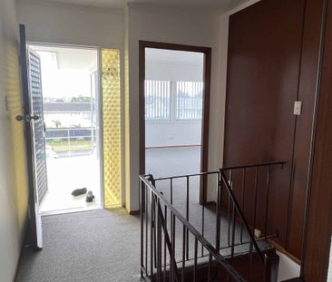 165 HILLSIDE ROAD, PAPATOETOE - STUNNING 4-BEDROOM BRICK & TILE HOME! - Photo 4