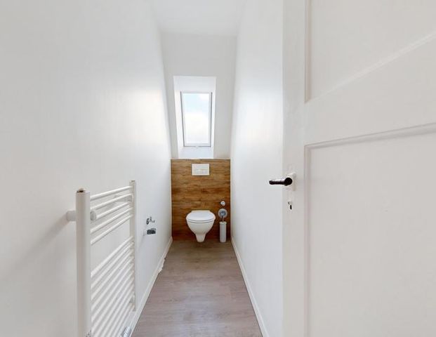 IMMOPARTNER - LICHTSPIEL UND CHARME IM DACHGESCHOSS - Photo 1