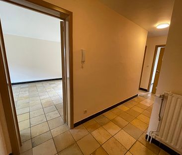Gelijkvloers appartement met 2 slaapkamers en garage - Foto 1