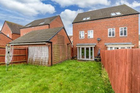 4 bedroom detached house to rent - Photo 5
