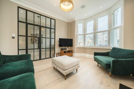 Bradley Gardens, West Ealing, W13 - Photo 4