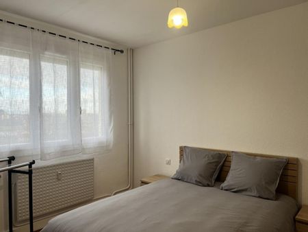 A LOUER - APPARTEMENT T2 MEUBLE - LE COTEAU - Photo 2