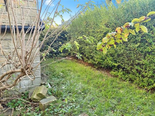 Scholes Road, Birkby, Huddersfield, HD2 - Photo 1