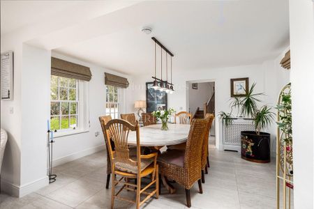 5 bedroom semi-detached house to rent - Photo 2