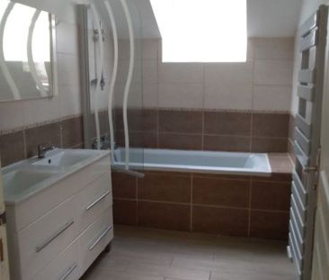 Location Maison 5 pièces 121m² - Photo 2