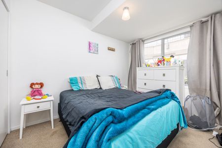 Downtown Sophistication - Photo 4