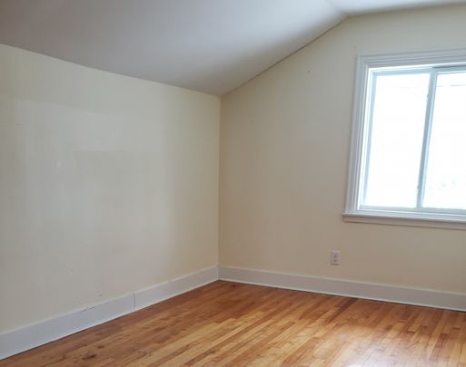 Spacious 2 Bedroom Apt in nice 7 Unit Building in Dartmouth! - Photo 1