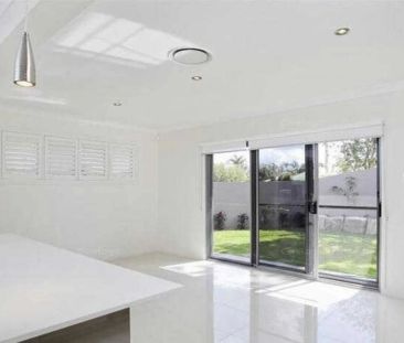 SPACIOUS FAMILY LIVING IN THE GAP - Photo 1