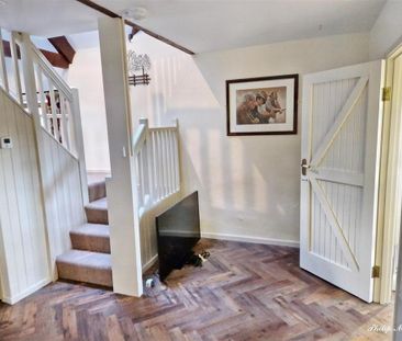 2 bedroom barn conversion to rent - Photo 1
