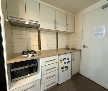 Fully Furnished Student Apartment Near Melbourne Uni – 1 Bedroom, 1... - Photo 1