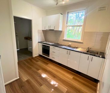 Newly Renovated 2 Bedroom House – Modern Comfort & Style - Photo 5