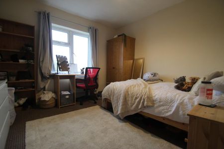 6 bedroom semi-detached house to rent - Photo 3