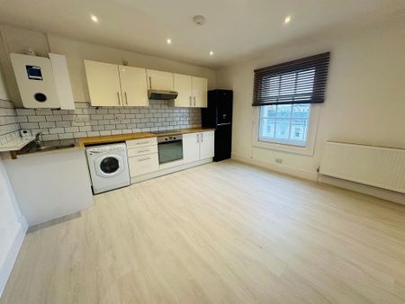 1 bedroom flat to rent - Photo 2