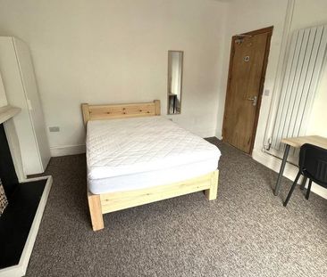 4 bedroom terraced house to rent - Photo 3