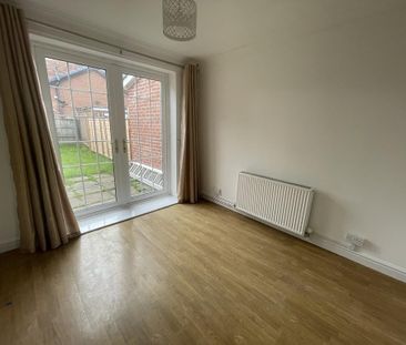 3 bedroom semi-detached house to rent - Photo 6