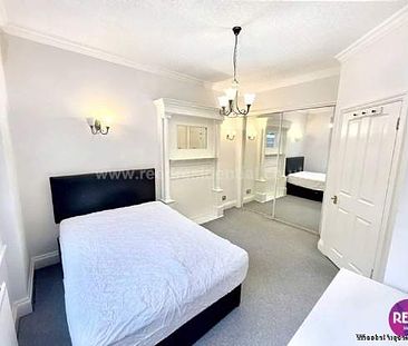 2 bedroom property to rent in London - Photo 3