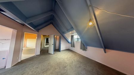 Raumati Beach - 4 Bedrooms - Photo 4