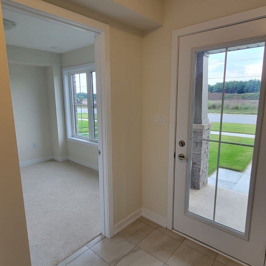 For Lease - 21 Melody Lane, Thorold, Ontario - Photo 1