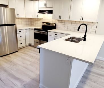 1329 Bloomsbury Crescent Ottawa ON K2C 2Y8 - Photo 2