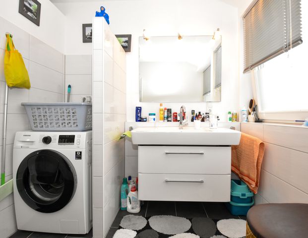 In perfekter, zentraler Lage in Friesoythe wohnen! Top-gepflegte Dachgeschosswohnung mit Südbalkon - Photo 1