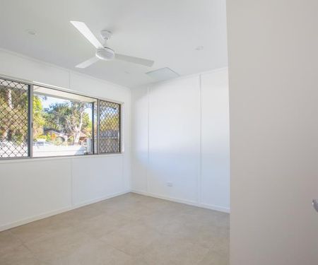 $560 per week / $2,240 Bond - Photo 4