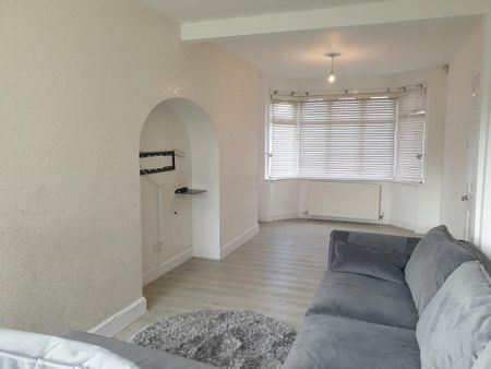 3 bedroom semi-detached house to rent - Photo 2
