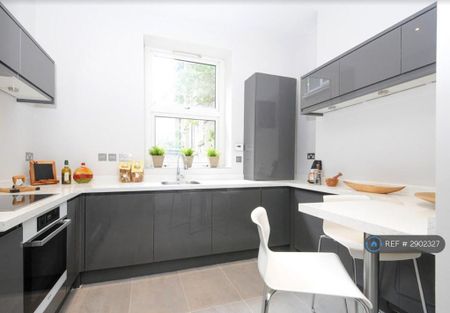 2 bedroom terraced house to rent - Photo 2