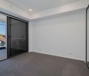 Modern 1 Bedroom Apartment in Prime Adamstown Location - Photo 1