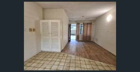 INNER CITY LIVING!!!! - Photo 2