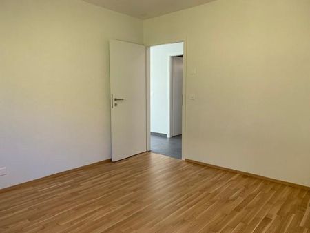 Appartement lumineux de 2.5 pièces au 1er étage avec ascenseur - Photo 2