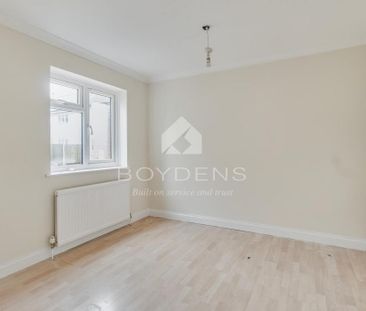 4 bedroom detached house to rent - Photo 2