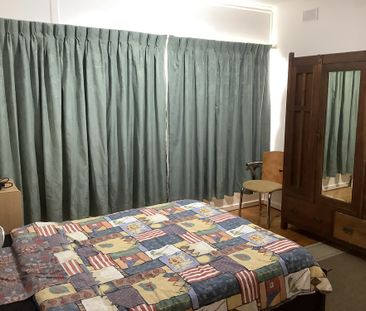 4-bedroom shared house, Jennier Crescent - Photo 4