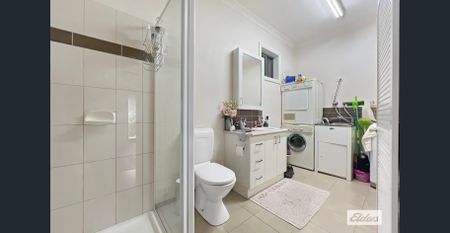 Spectacular Views only minutes from town - Photo 2