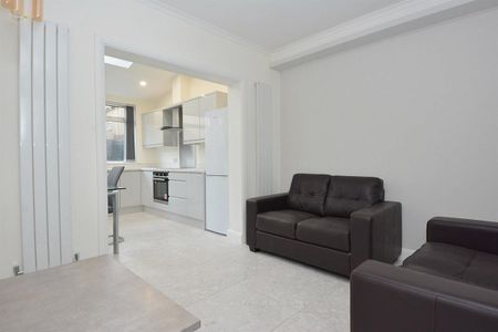 111 Donnybrook Street, Belfast BT9 7DE - Photo 5