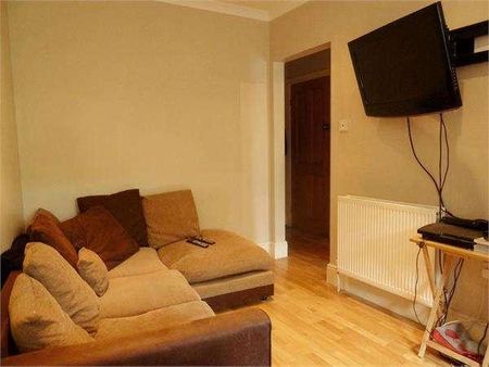 Battersea High Street, Battersea, SW11 - Photo 2