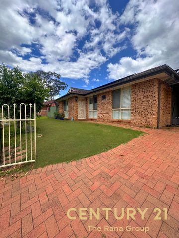 Spacious & Energy-Efficient 3-Bedroom Home near Penrith CBD - Photo 2