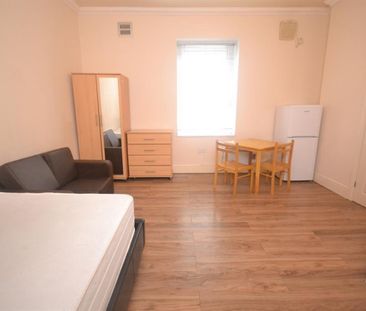 1 bedroom Flat To Let - Photo 4