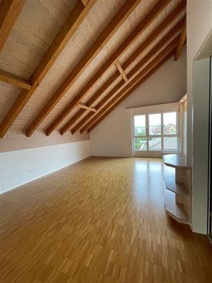 Generous apartment ideal for families or shared living - Photo 1