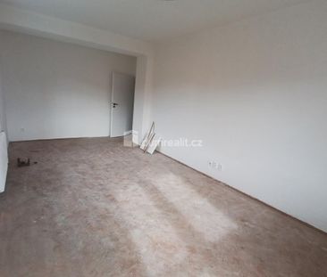 Pronájem bytu 2+1 55 m2 - Fotografie 5