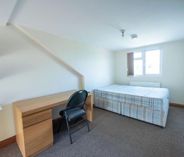 5 bedroom terraced house to rent - Photo 3