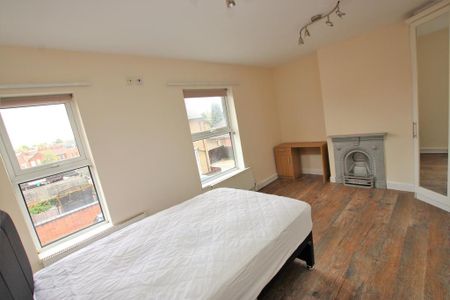 1 bedroom in a house share to rent - Photo 2