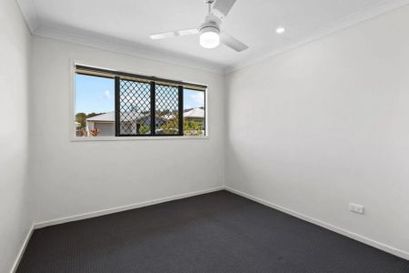 Spacious Family Living - Photo 4