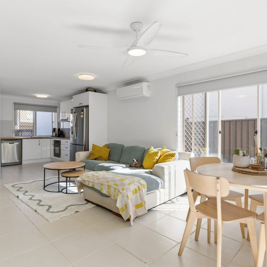 Coastal Convenience in the Heart of Mooloolaba - Photo 1