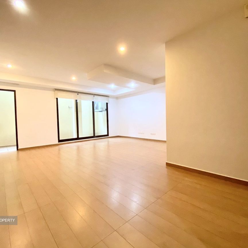 Lornie 18 (D11), Detached - For Rent - Photo 1